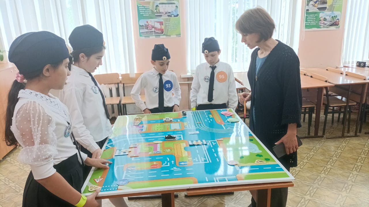 Районный смотр-конкурс отрядов ЮИД «Законы дорог уважай!».
